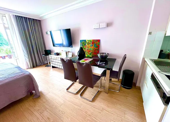New - Cosy & Nice Apartment In Palais Miramar