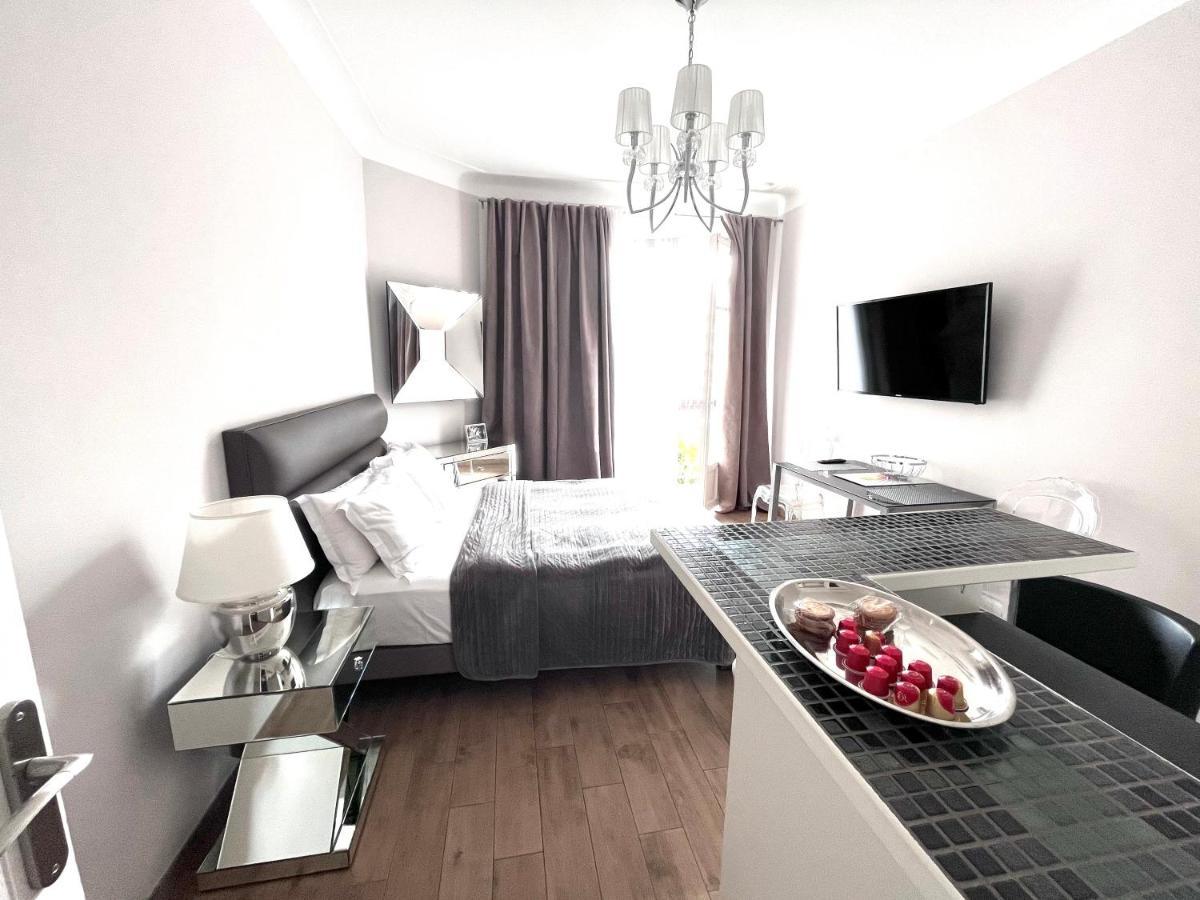 New - Cosy & In Palais Miramar Apartment