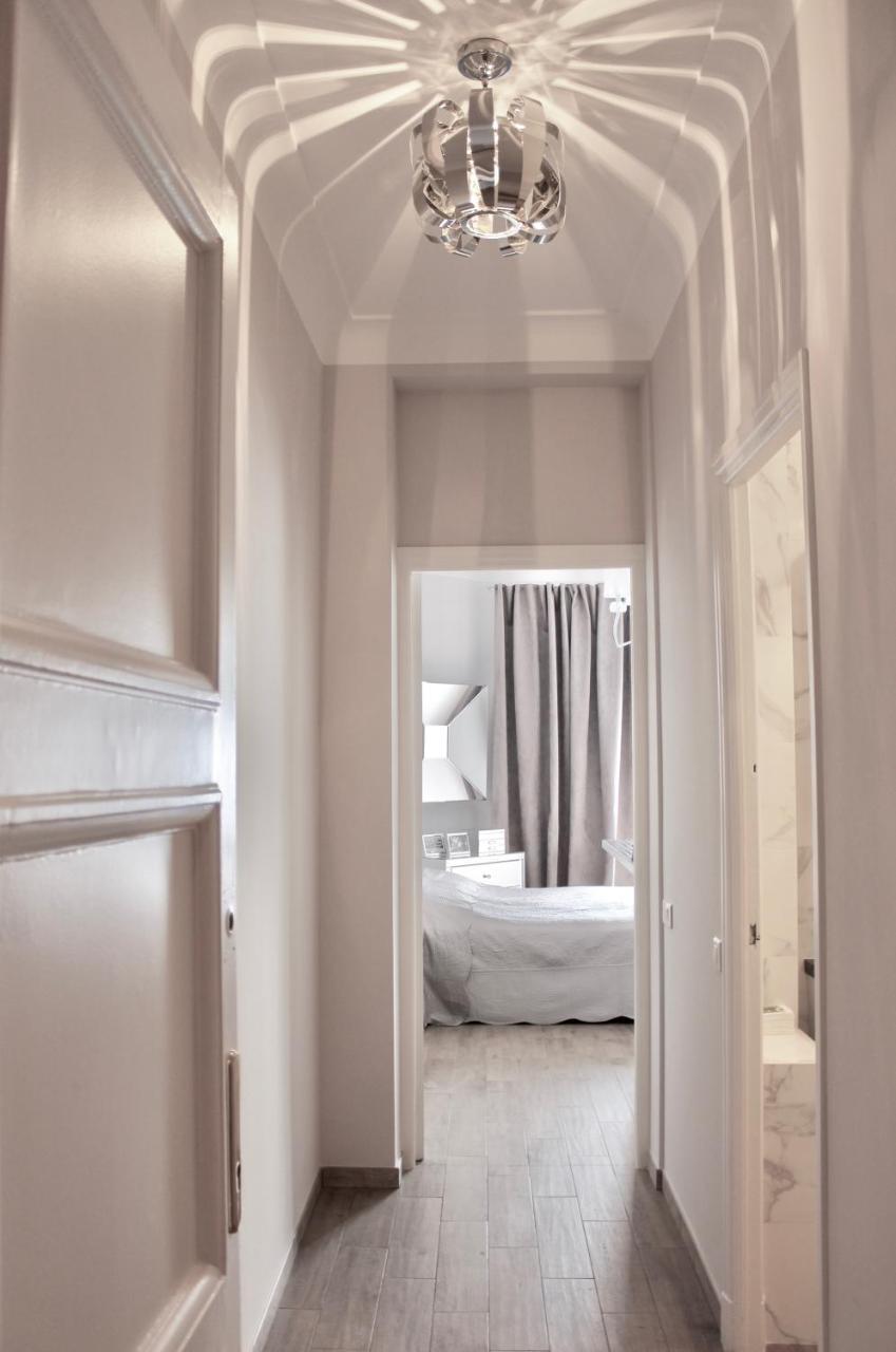 New - Cosy & In Palais Miramar